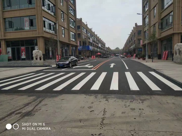 市新小區(qū)道路劃線